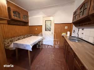 Apartament cu 3 camere, etajul 1, centrala proprie, zona Cotu Mic — miniatura 6