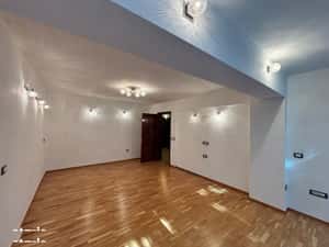 Apartament 3 camere et 1 Calea lui Traian zona Lahovari — miniatura 2