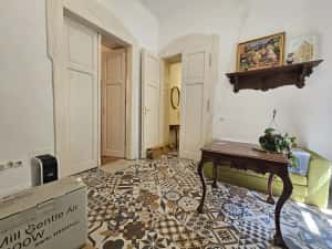 Piata Unirii! Cladire renovata!. Vedere pe pietonala! Lift! — miniatura 4