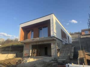 Vand casa Dezmir - zona Planoarelor — miniatura 1