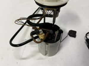 Pompa releu rezervor benzina combustibil 2.0 BPY TFSI Passat B6 — miniatura 3