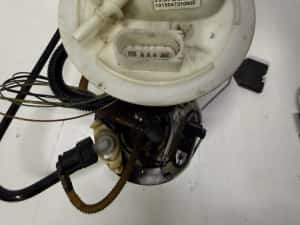 Pompa releu rezervor benzina combustibil 2.0 BPY TFSI Passat B6 — miniatura 4