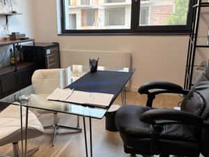 Închiriez apartament cu 3 camere 80 mp mobilat — miniatura 2