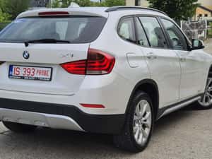 BMW X1 xDrive 2013 – SUV compact cu tracțiune integrală — miniatura 2
