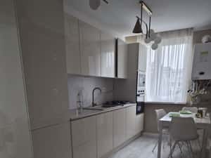 Apartament cu 3 camere de închiriat în zona Școlilor — miniatura 6