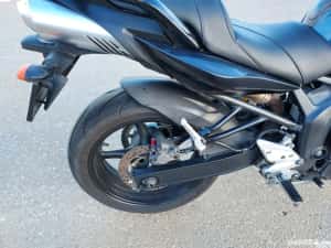 Motocicleta Yamaha fz6 — miniatura 1