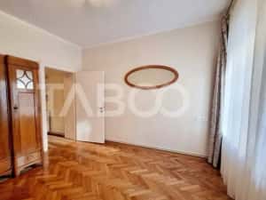Apartament de vanzare 2 camere 2 bai 2 pivnite Sibiu Centrul Istoric — miniatura 3