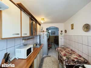 Ap 3 camere, ingrijit, decomandat, 2 balcoane, pivnita - Valea Aurie — miniatura 6