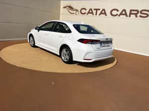 Toyota Corolla Manuală 125 HP Benzină — miniatura 3