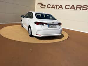 Toyota Corolla Manuală 125 HP Benzină — miniatura 4