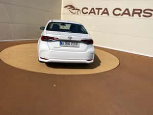 Toyota Corolla Manuală 125 HP Benzină — miniatura 5