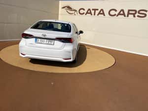 Toyota Corolla Manuală 125 HP Benzină — miniatura 6