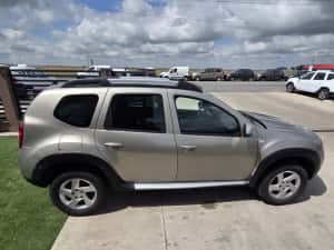 Duster 4x4 ! 1,6 Benzina ! 5200€ — miniatura 5