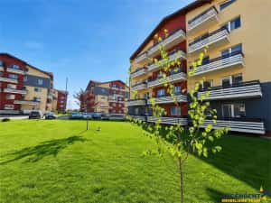 Regim vila,decomandat,terasa,vedere montana,incalzire pardoseala,parcare, Sanpetru,Brasov — miniatura 1