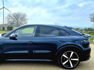 Porsche Cayenne Hibrid 354 cp, 69.900 km, 2024