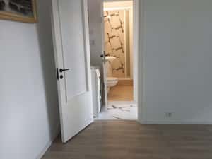 Apartament cu 3 camere semidecomandat zona Mircea cel Bătrân — miniatura 6