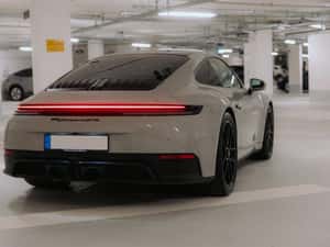 Porsche 992 - 181.485 EUR — miniatura 3