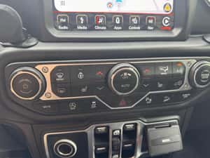 Jeep Wrangler Automată 272 HP Benzină — miniatura 4