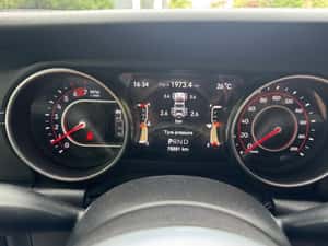 Jeep Wrangler Automată 272 HP Benzină — miniatura 5