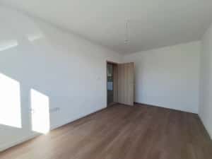 2 locuri de parcare. Boxa. Aproape de Zone Cafe 2. — miniatura 6