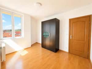 Vand apartament cu 4 camere, 94 mp, etaj 2, cartier Unirii — miniatura 5