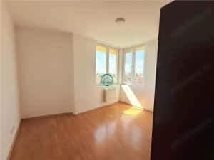 Vand apartament cu 4 camere, 94 mp, etaj 2, cartier Unirii — miniatura 9