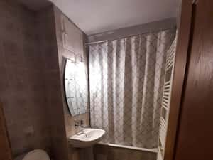 Proprietar inchiriez ap 2 camere Piata Centrala — miniatura 6