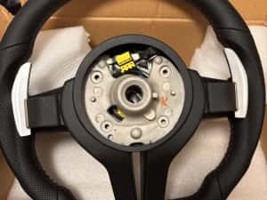 Volan BMW M Tesit cu Padele si piele perforata cu airbag Original inclus — miniatura 3