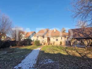 Casa 5 camere cu garaj si teren 961 mp de vanzare Sibiu zona Centrala — miniatura 3