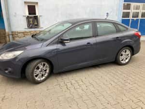 vand FORD FOCUS sedan 2011 — miniatura 10