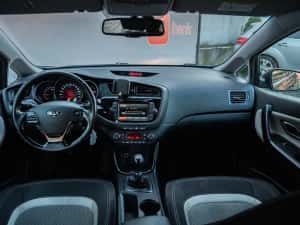 Kia Ceed-2014-navi- scaune incalzite /volan incalzit- camera- clima -led fata- jante aliaj - dotari de top la pret economic - — miniatura 3