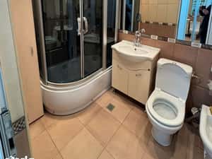 Apartament cu balcon, lift și parchet laminat — miniatura 6