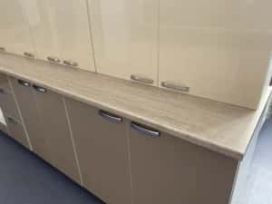 Mobila lucioasa , capucino cu crem 260 cm noua ! — miniatura 3