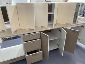 Mobila lucioasa , capucino cu crem 260 cm noua ! — miniatura 7