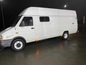 De vânzare Iveco Daily autorulotă