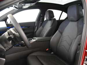 BMW 540 DRAGON FIRE RED METALLIC — miniatura 5