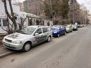 Inchiriez Dacia Logan diesel,benzina,Skoda Fabia,Opel astra,9 locuri — miniatura 5