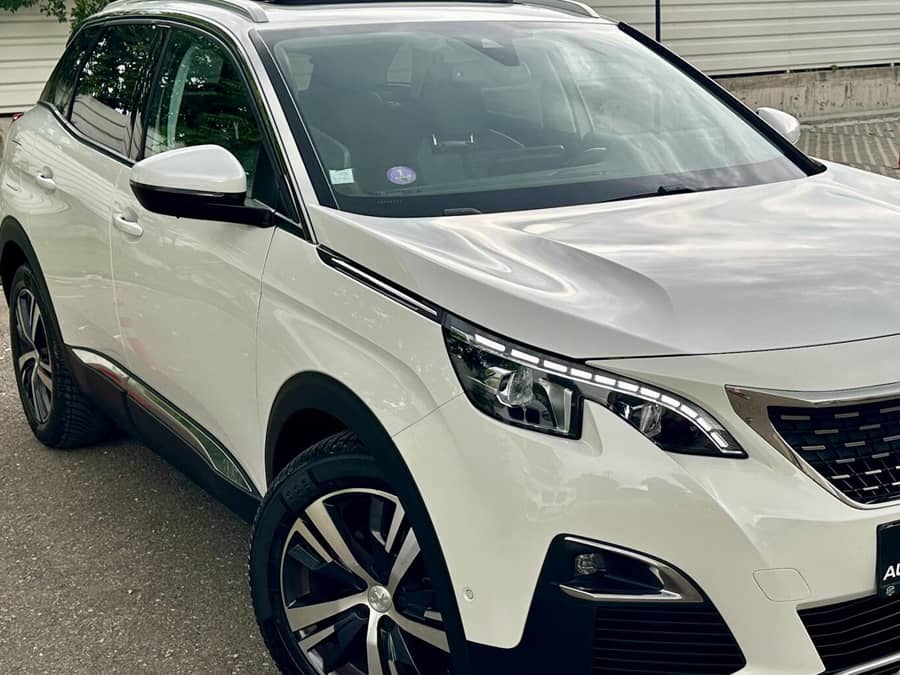 Peugeot 3008 SUV Automat 130 HP Benzină — fotografie 1 din 7