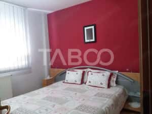 Apartament decomandat 3 camere 2 bai etaj 3 balcon zona buna Cisnadie — miniatura 5