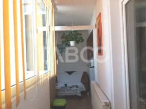 Apartament decomandat 3 camere 2 bai etaj 3 balcon zona buna Cisnadie — miniatura 9
