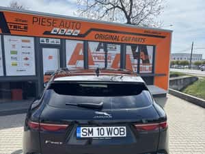 Jaguar F-Pace D200 AWD Diesel Mild Hybrid — miniatura 4