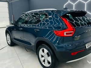 Volvo XC40 1.5i Manuală 129 HP Benzină — miniatura 3