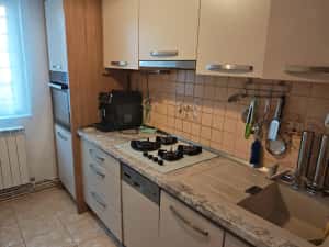 Vand apartament 3 camere zona Traian Vuia