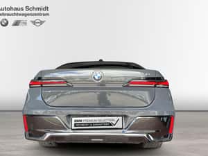 BMW 740 Berlină Diesel Second-hand 27.788 km — miniatura 5