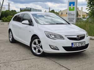 Opel Astra J 1.7 CDTI – confort și economie la un preț foarte atractiv — miniatura 2
