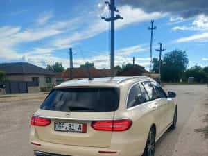 Mercedes E-220 Avangarde fabricatie 2020 — miniatura 2