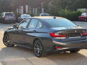 BMW Seria 3 330e Plug-in Hybrid Advantage — miniatura 3