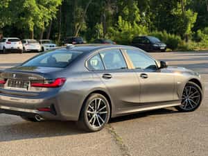 BMW Seria 3 330e Plug-in Hybrid Advantage — miniatura 5