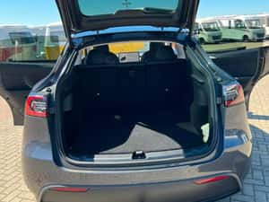 Tesla Model Y Second-Hand - 14.500 km - 38.957 EUR — miniatura 2