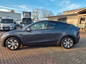 Tesla Model Y Second-Hand - 14.500 km - 38.957 EUR — miniatura 7